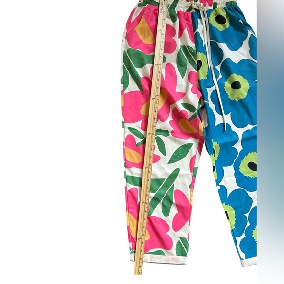 Super Cute Flower Pattern Pants Size M New With Tags - Picture 3 of 8